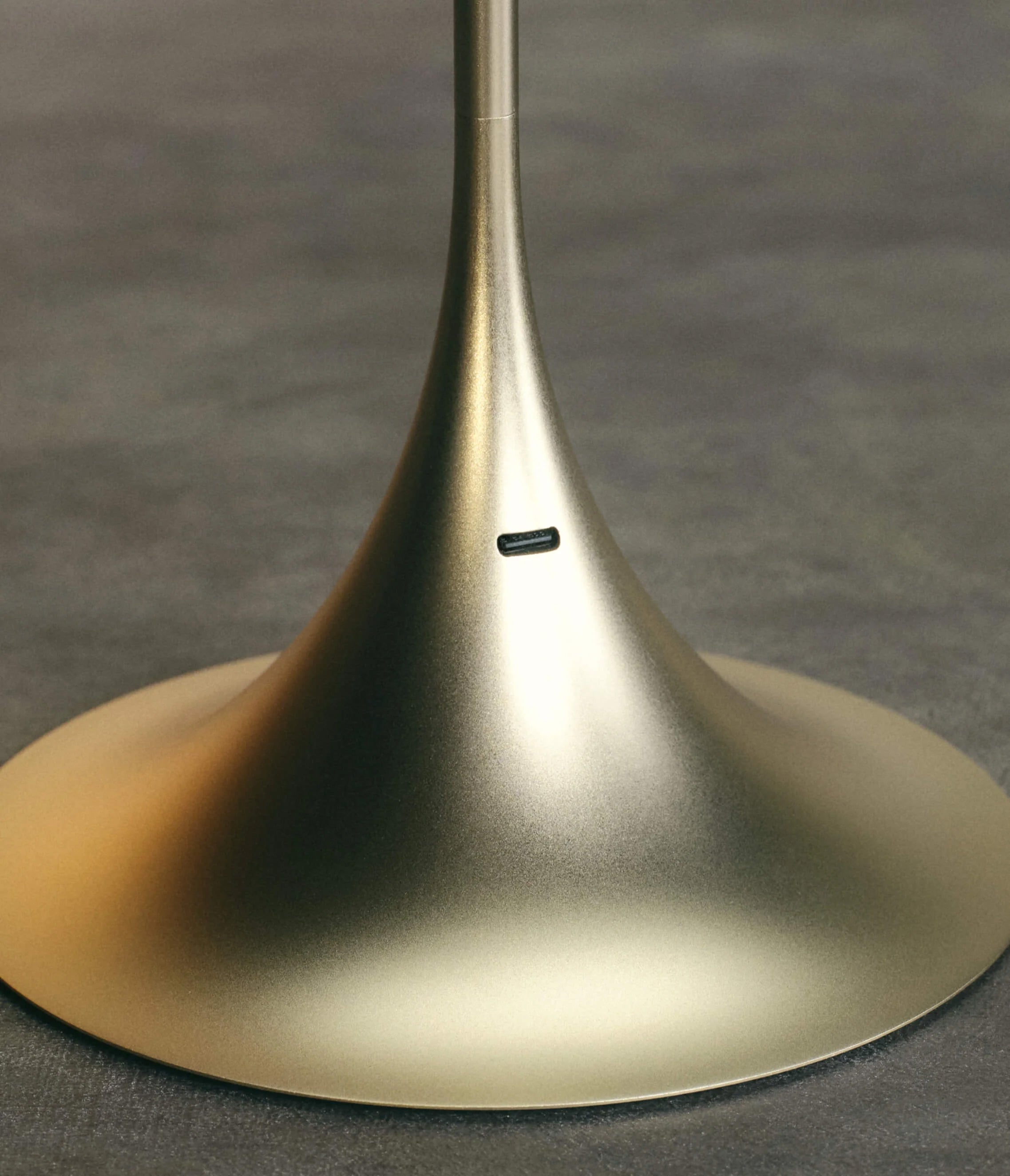 Ovo Portable Desk Lamp