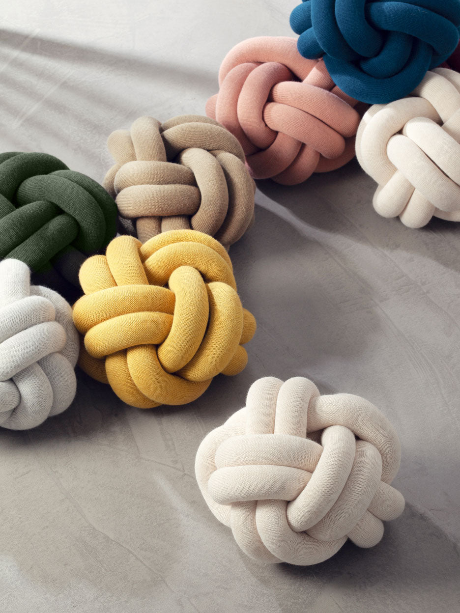 Knot Cushion