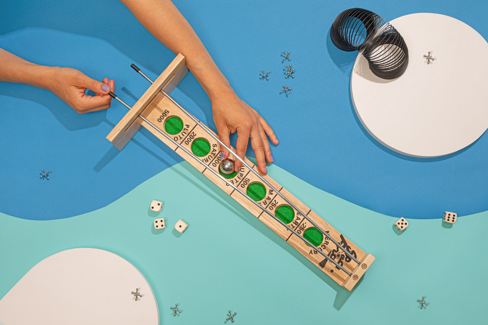 Play Moon Chess on - Games and Friends