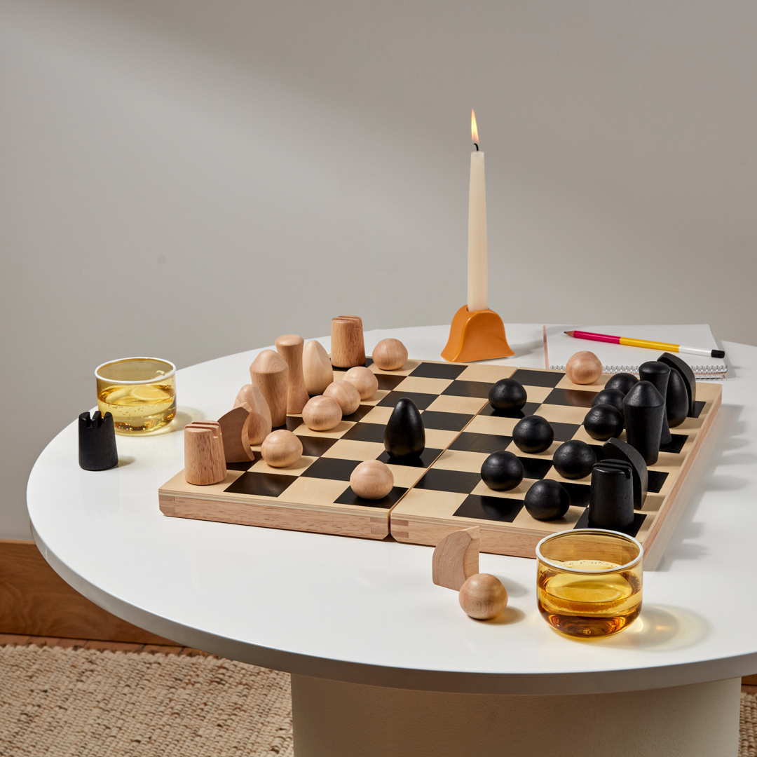 Wobble Chess - Art of Play